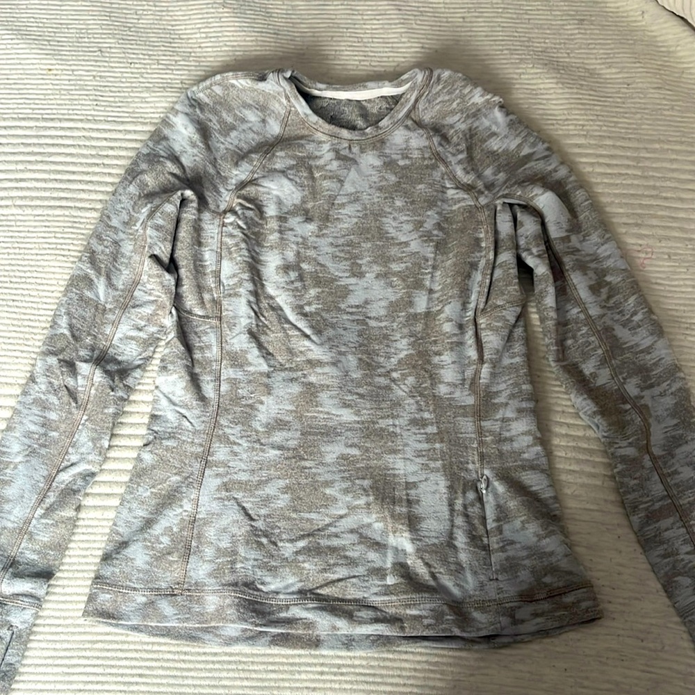 Lululemon Swiftly Tech insulated long sleeve